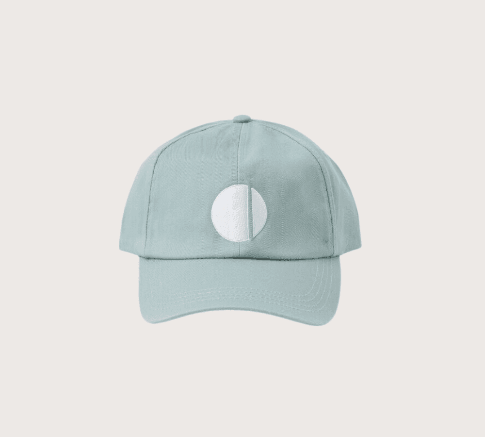 Closed Logo Cap